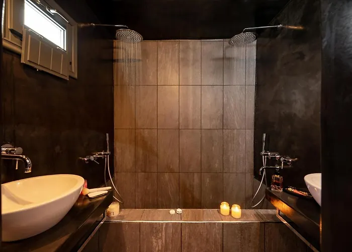 Saint Sin Romantic And Adults Only Szálloda