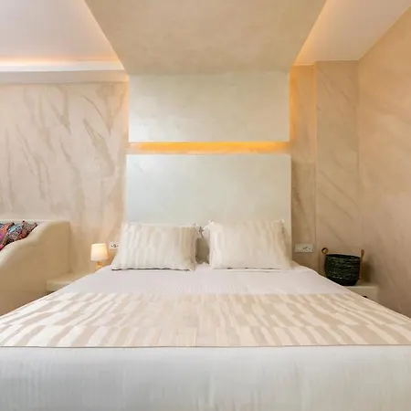 Saint Sin Romantic And Adults Only Imerovigli