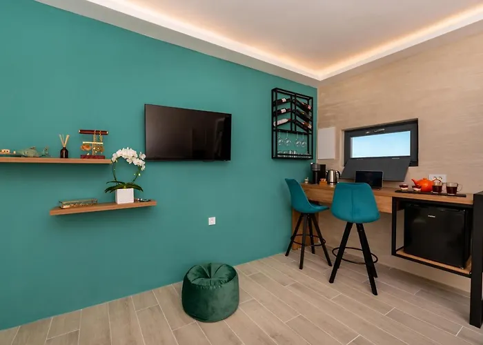 Saint Sin Romantic And Adults Only Hotell